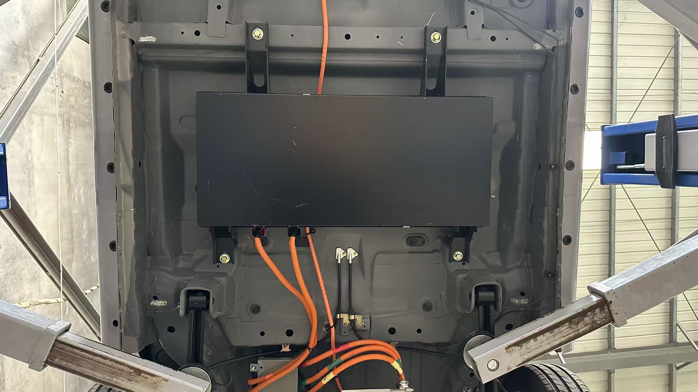 LFP vs. NMC Batteries in Electric Micro Cars: Performance Differences in European Climate Conditions